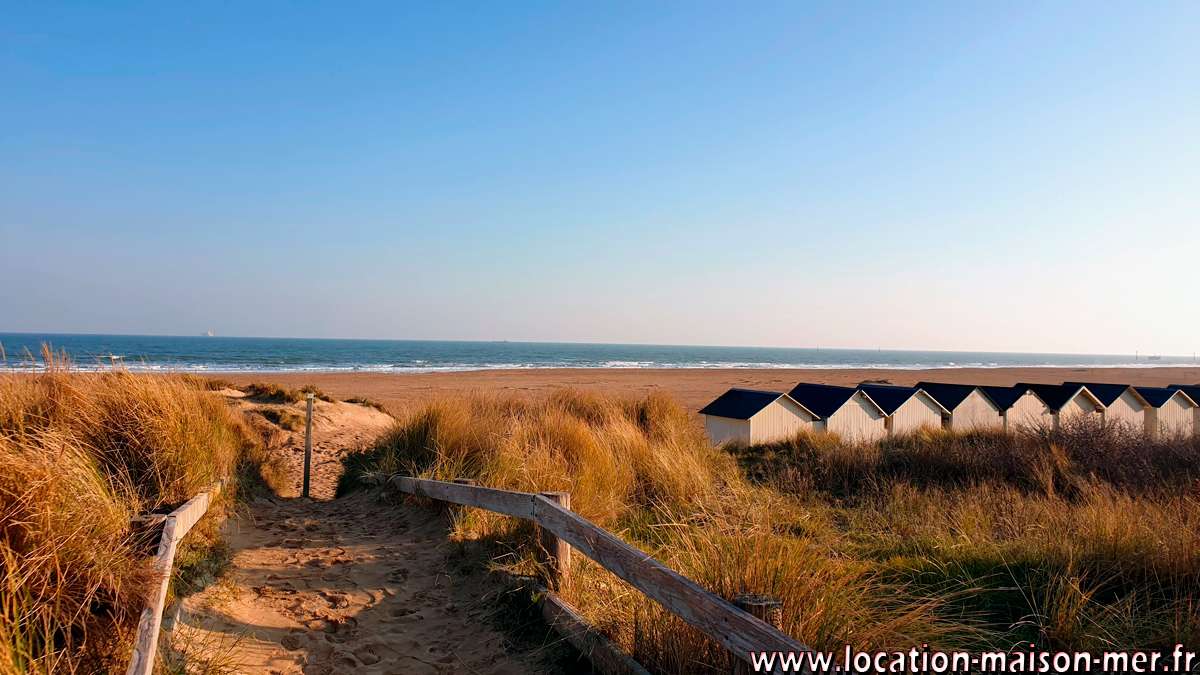 Les dunes de sable de Ouistreham proche de la location saisonnière